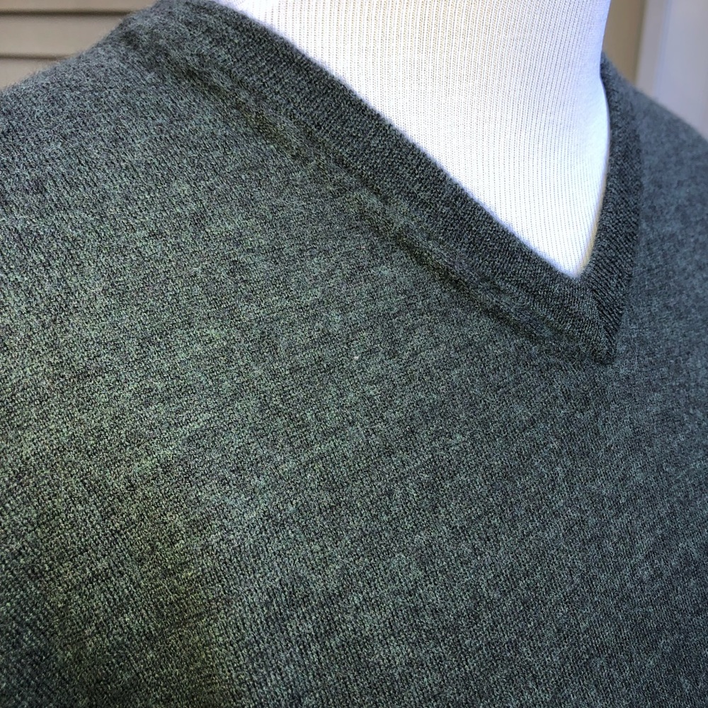 Everlane 100% Soft Wool V-Neck Sweater,Sz-XL,Color-Heathered Olive Grn/Black - Picture 11 of 11